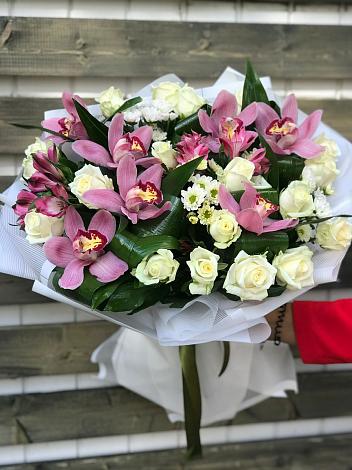 Букет цветов из: Розы и Хризантемы в Покачах