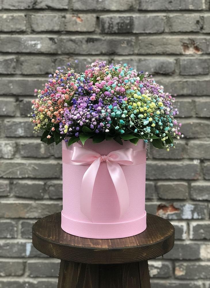 Цветочная композиция из Гипсофила и Розы в шляпной коробке в Покачах