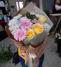 Букет цветов из:  Герберы, Розы и Хризантемы в Покачах