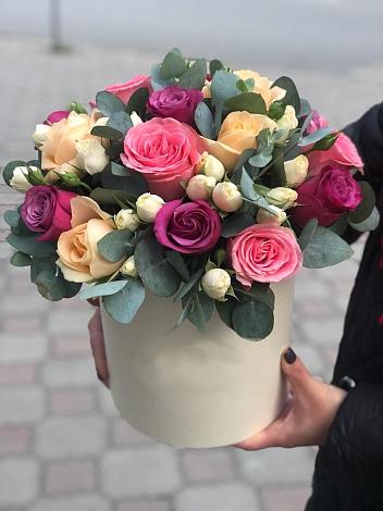 Цветочная композиция из Розы в шляпной коробке в Покачах