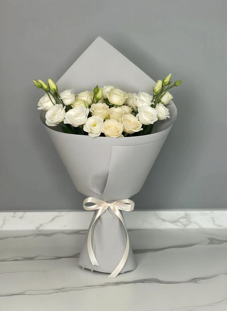 Букет цветов из: Розы и Лизиантусы в Покачах