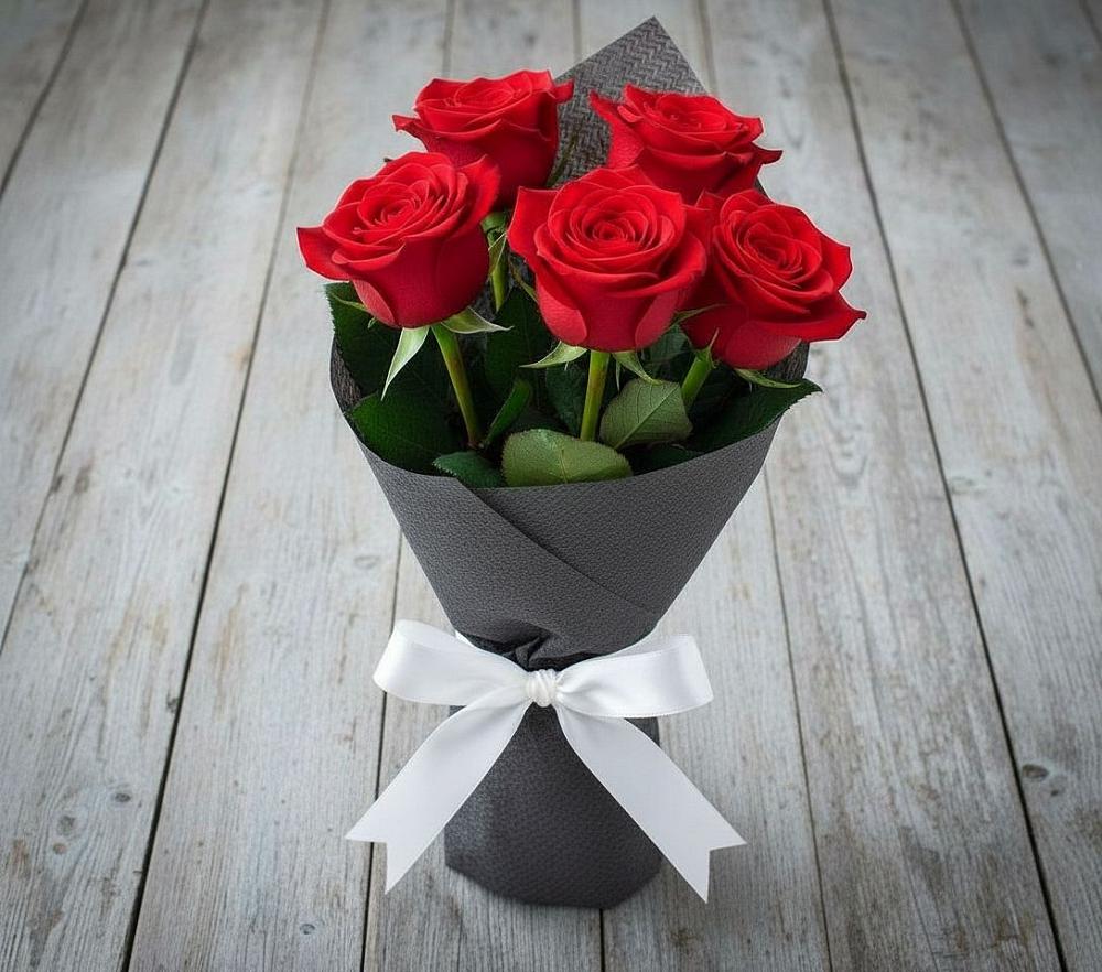 Букет 5 Красных роз Эдлесс Лав в Покачах