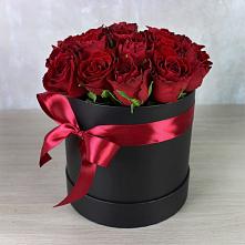 Цветочная композиция из Розы в шляпной коробке в Покачах